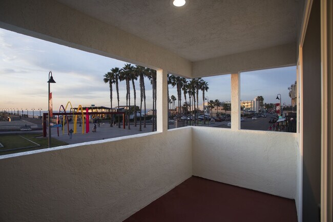 Building Photo - Imperial Beach: Unobstructed Ocean and Pier Views with 2 Balconies!!!