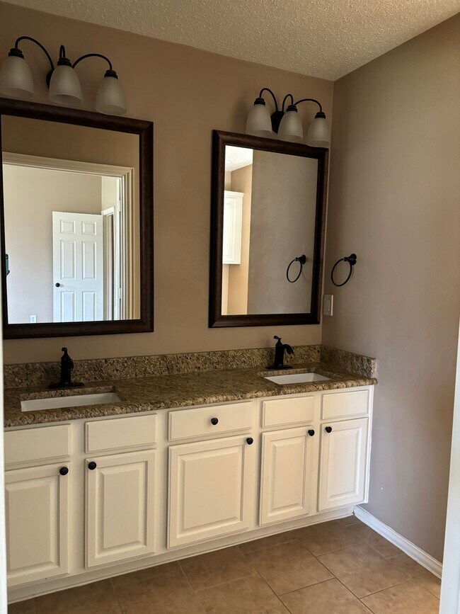 Building Photo - 1806 Rybovich Ln