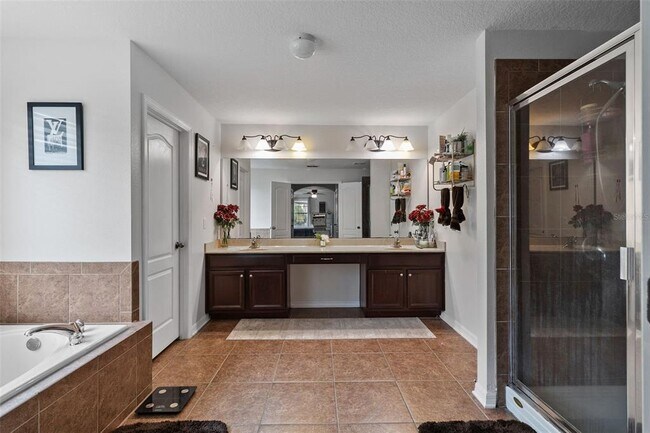Building Photo - 15210 Montesino Dr