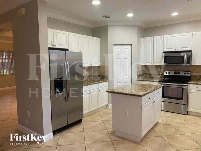 Building Photo - 14123 SW 158th Ct