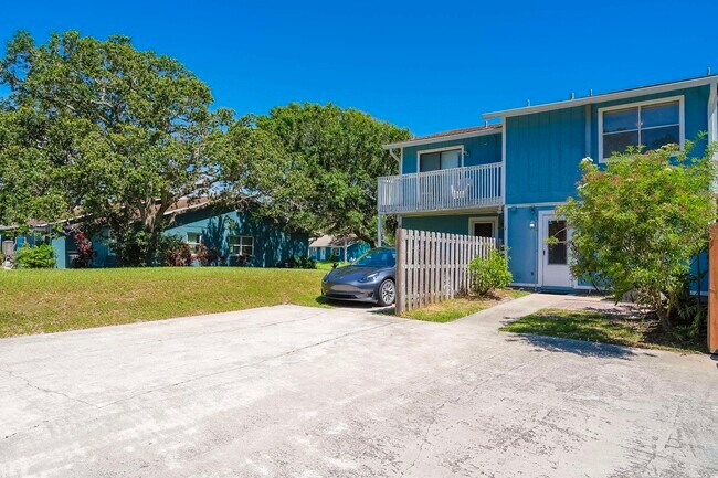Building Photo - 123 Rio Del Mar St