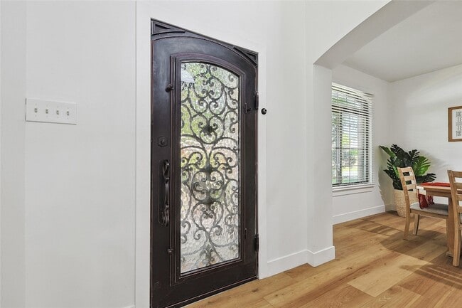 Building Photo - 1088 Pondview Dr