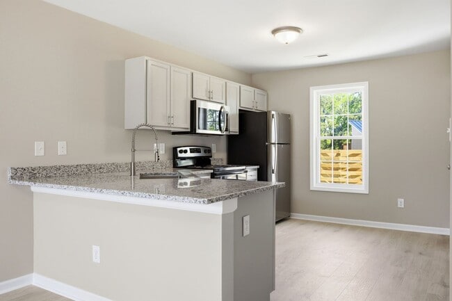 Building Photo - Renovated Apartment for rent