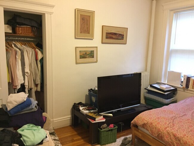 Building Photo - 80 Gordon St