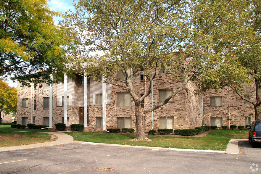 Building Photo - Fountain Park South Apartments