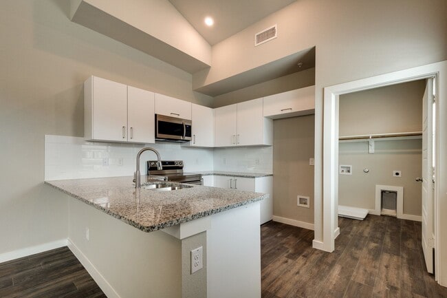 Building Photo - GORGEOUS 2 BEDROOM FOUR PLEX LOCATED IN MIDLOTHIAN ISD!