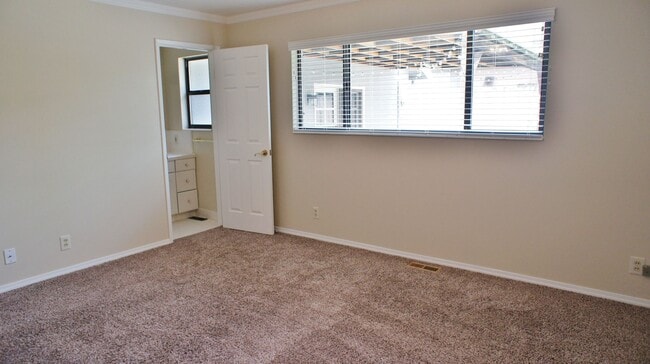 Building Photo - Single Story with Big Backyard in Hollister