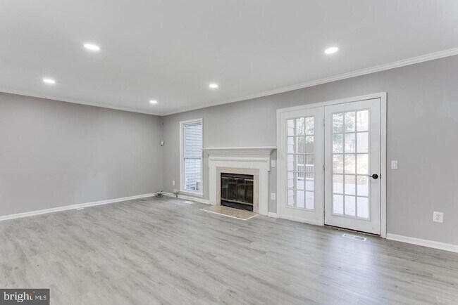 Building Photo - 304 Crescendo Way