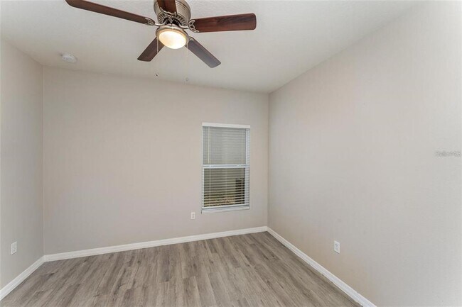 Building Photo - 128 Tanager St