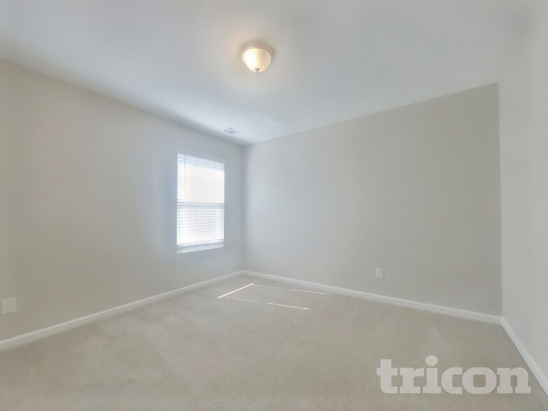 Building Photo - 24 Dusty Dr