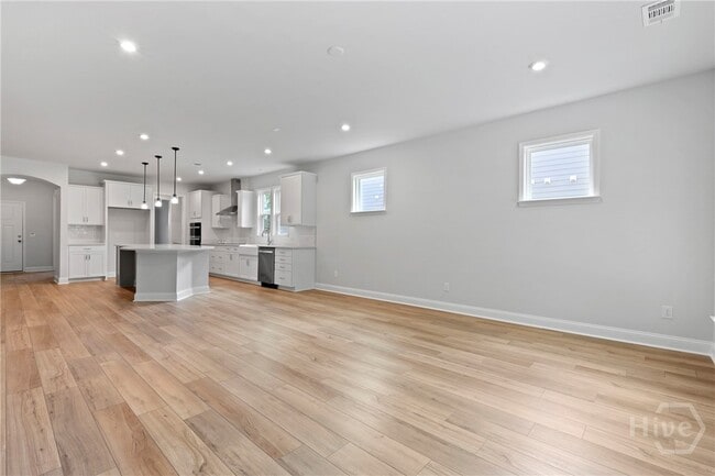 Building Photo - 147 Higginson Dr