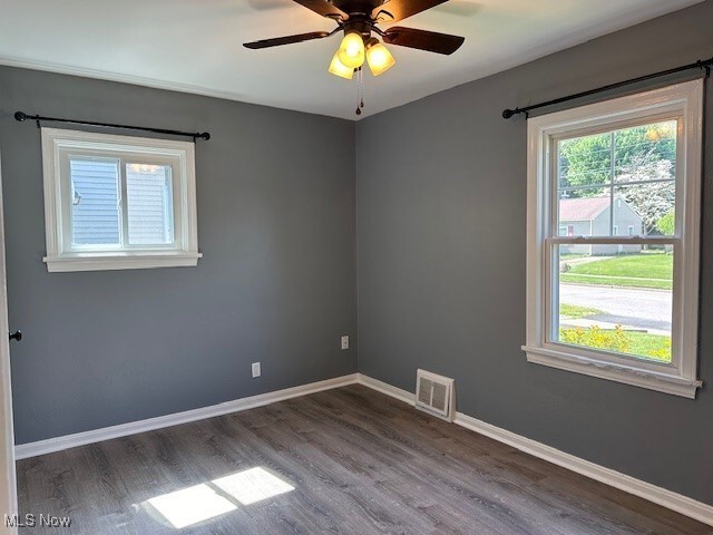 Building Photo - 2553 Edgebrook Ave