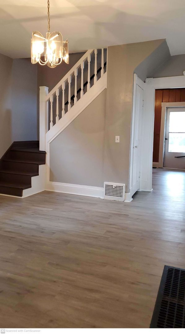 Building Photo - Pretty 3 bed 1 bath house detached garage in Walnut Hills, minutes from Downtown, WPAFB