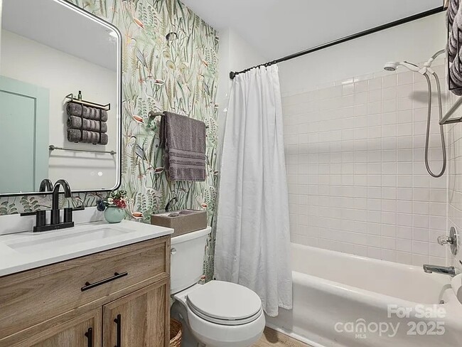 Building Photo - 15 Lawterdale Rd