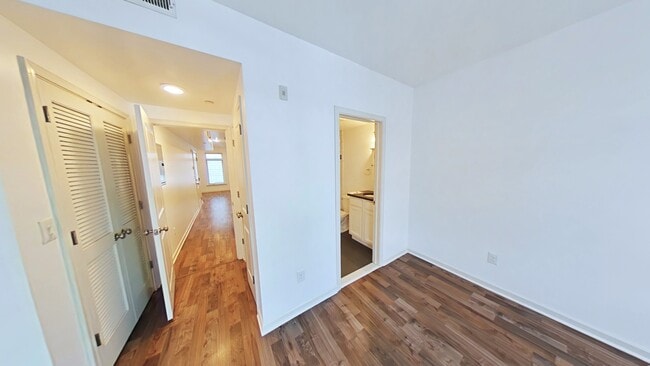 Building Photo - 6619 Ridge Avenue