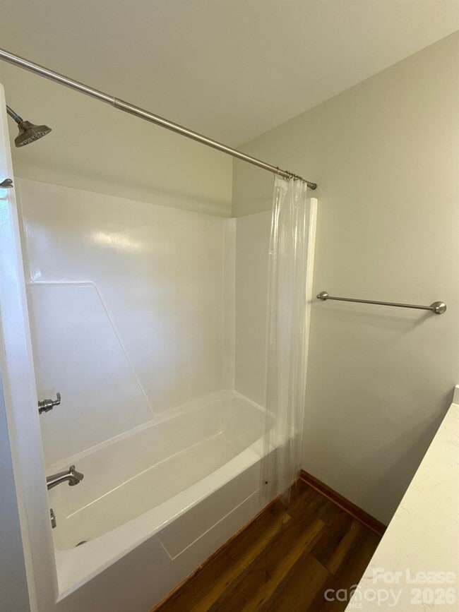 Building Photo - 110 Aqua Dr