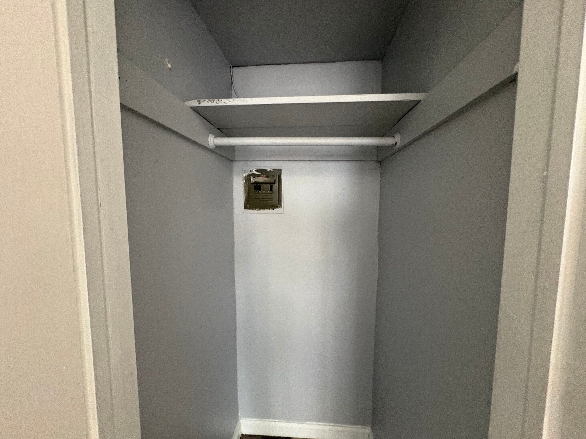 24 Beacon Ave 1 - 22 Beacon Ave