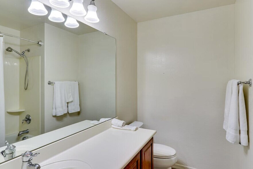 Building Photo - 19053 N Wilson St