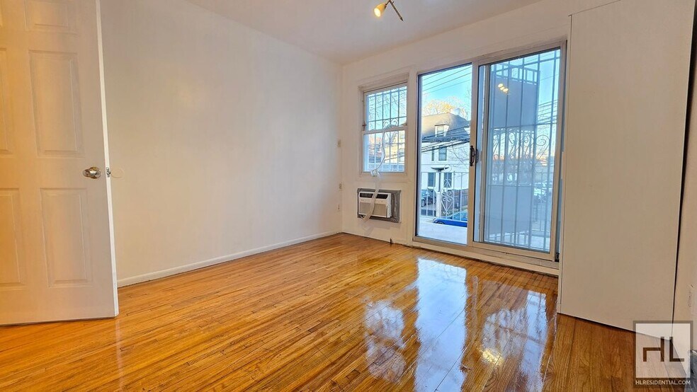 Building Photo - 9 STREET