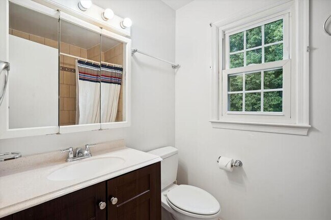 Building Photo - 11403 Bronzedale Dr