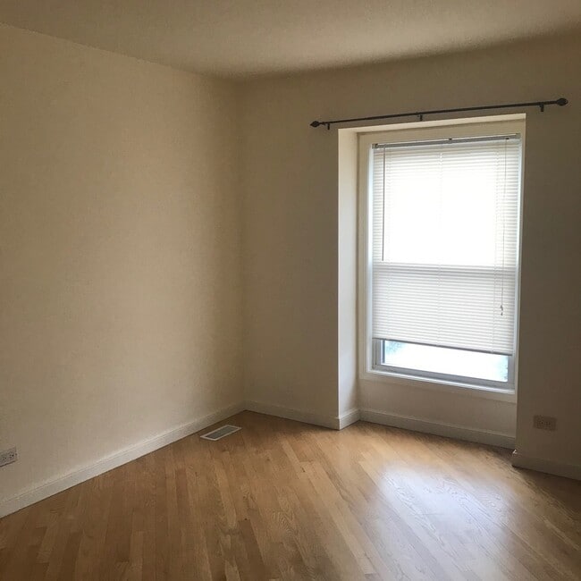 Building Photo - 320 W Inverrary Ln