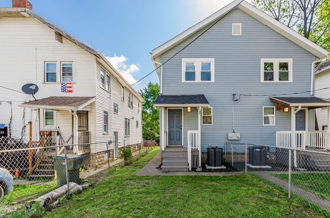 Building Photo - 289 Brehl Ave