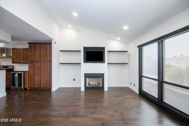 Building Photo - 5621 N 79th St