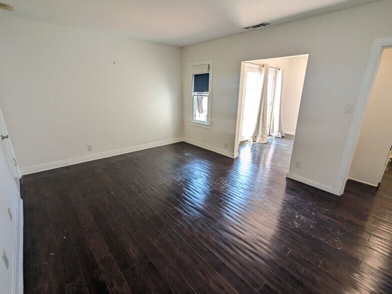 Building Photo - 169 N Wetherly Dr