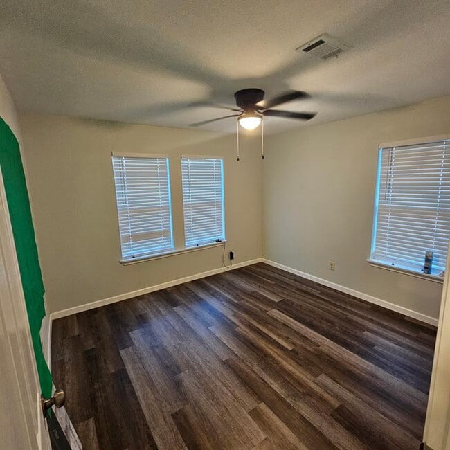 Building Photo - 7009 Lavender St