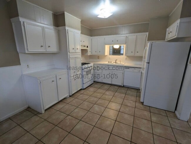 Building Photo - 3 bed, 1.5 bath home