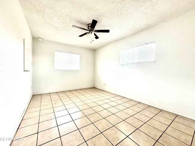 Building Photo - 209 San Saba Rd