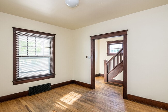 Building Photo - 112 Adams St