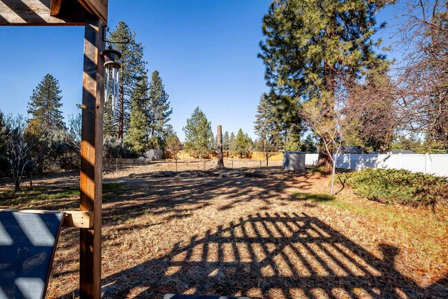 Building Photo - 60289 Cinder Butte Rd