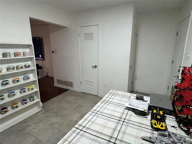 Building Photo - 2342 Westwood Dr