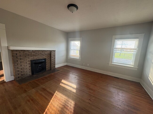 Building Photo - 3209 Glasgow Rd