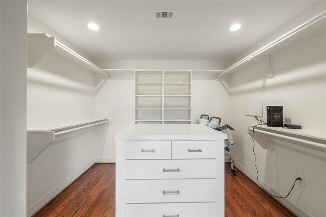 Building Photo - 5058 Yarwell Dr