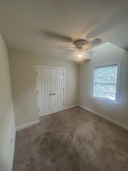 Building Photo - 1626 Parkwood Ave