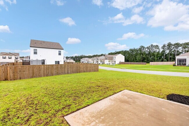 Building Photo - 129 Holly Leaf Ln