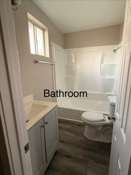 Building Photo - 118 Cedar Ave