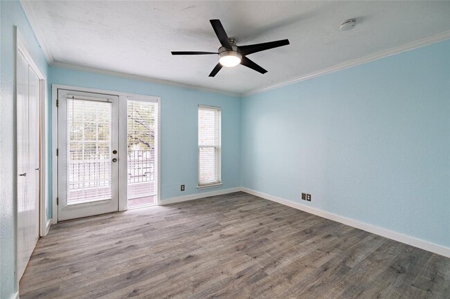 Building Photo - 6501 E Hill Dr