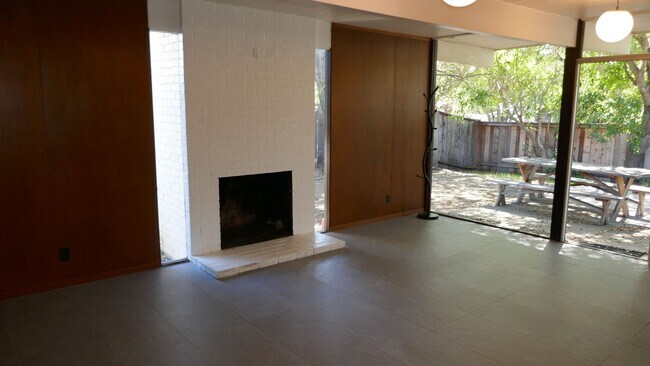 Building Photo - BEAUTIFUL UPDATED FOUR BED / TWO BATH PLUS OFFICE EICHLER HOME WITH GREAT OUTDOOR SPACE