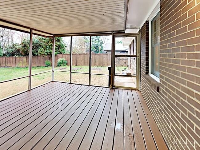 Building Photo - 490 Rocky Creek Dr