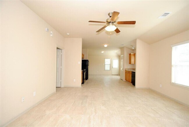 Building Photo - 2703 Alvar Dr