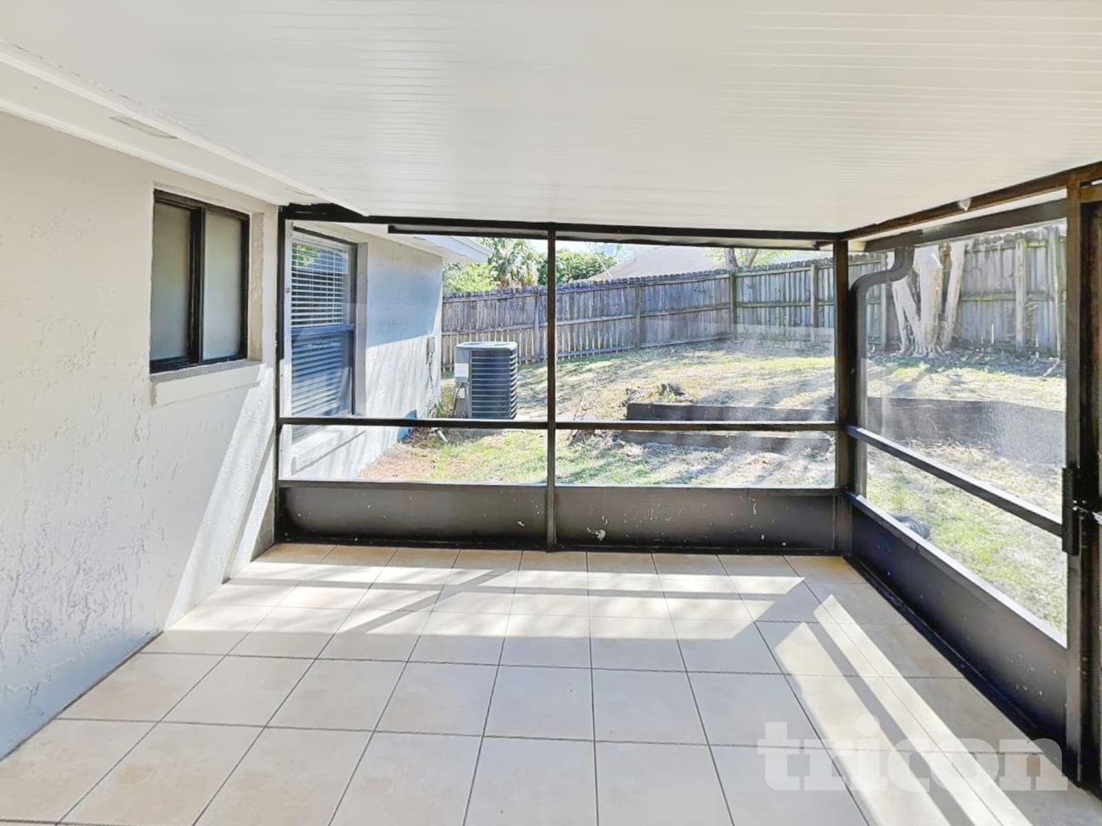 Building Photo - 470 N Sundance Dr