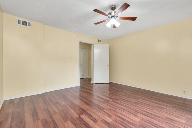 Building Photo - 4702 Cashel Cir