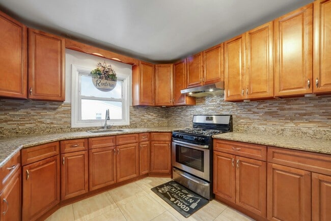 Building Photo - 1306 70th St