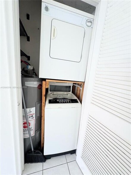 Building Photo - 11352 Royal Palm Blvd