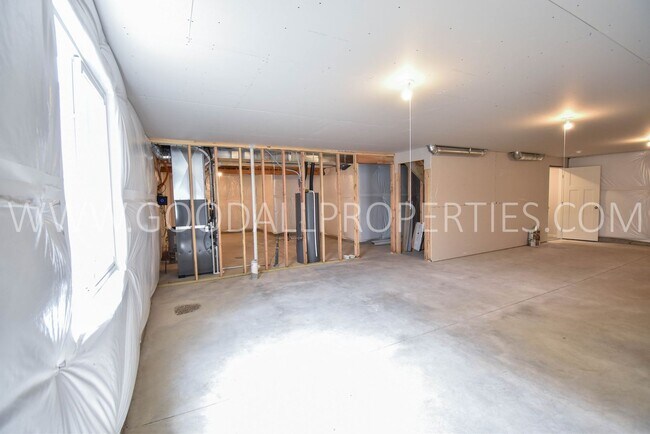 Building Photo - 3 Bedroom 2 Bath Home in Clive / Waukee School District