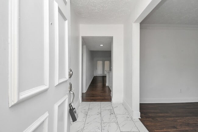 Building Photo - 2215 Windy Meadow Dr