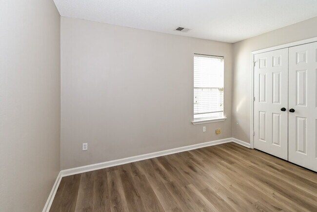 Building Photo - 9915 White Poplar Dr